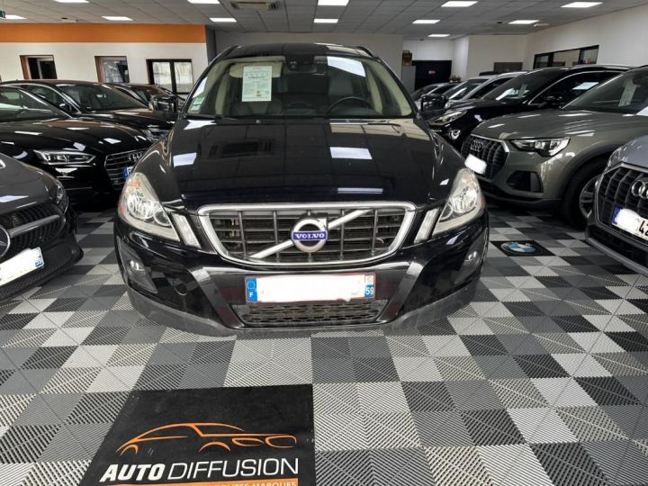 Volvo XC60 Momentum Geartronic A Noir - 1