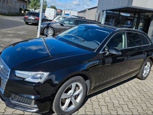 Audi A4 Avant  (2) AVANT 2.0 40 TDI 190 S TRONIC/ 05/2019 *attelage*