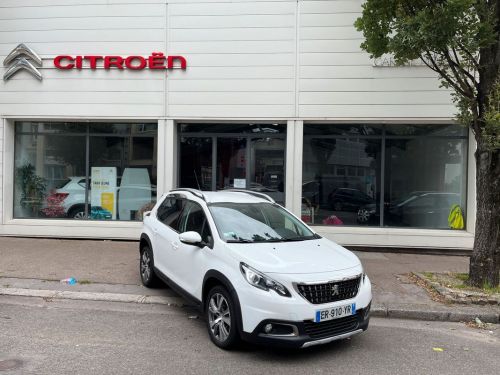 Peugeot 2008 1.2 110 cv Allure seulement 11000 kms état neuf