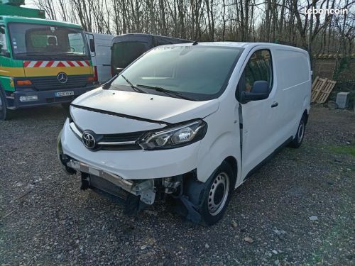 Toyota ProAce 1.5 l D4D 100 CV 2019 26084 km Accidenté pour l'export Vendu