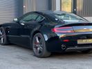 Aston Martin V8 Vantage Aston Martin V8 Vantage - crédit 750 euros par mois - 4,7 L 426 ch boîte manuelle Noir  - 8