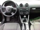 Audi A3 Sportback 1.9 TDI 105cv AMBIENTE      Diesel NOIR  - 5