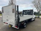 Chasis + carrocería Renault Master Caja abierta 150cv DCI PLATEAU RIDELLES HAYON ELEVATEUR A COLONNE LEGER DHOLLANDIA 750KGS COFFRE CROCHET ATTELAGE BLANC - 2