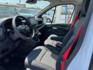 Fourgon Renault Trafic BLANC L1H1 3T 2.0 BLUE DCI 130CH RED EDITION BLANC - 2