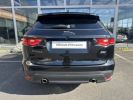 Jaguar F-Pace 2.0D 240CH R-SPORT 4X4 BVA8 Inconn  - 11