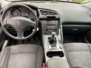 Peugeot 3008 1.6 hdi active Gris  - 2