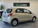 Toyota Yaris II 100 VVT-i Start&Stop Lounge 3p GRIS  - 2