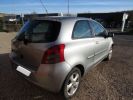 Toyota Yaris luna 1.3 vvti  16 v 90 cv bva Gris  - 6