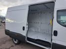 Vehiculo comercial Iveco Daily Otro FOURGON 35S18 A8 L3 41000E HT Blanc - 4