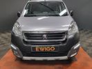 Vehiculo comercial Peugeot Partner Otro Tepee 1.2 PureTech 110ch OUTDOOR Distri changée 1er main Attelage Gris - 2