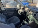 Volkswagen Tiguan 2.0 TDI 110CH BLUEMOTION TECHNOLOGY FAP CARAT Gris F  - 8