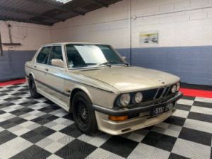 BMW Série 5 (E28) 520I 2.0I - 12V L6 KIT SPORT Occasion