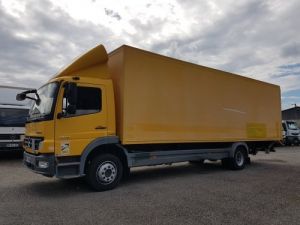 Trucks Mercedes Atego Box body + Lifting Tailboard 1218 euro 4 - LAMES / BV MANUELLE Occasion