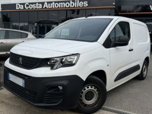 Utilitaire léger Peugeot Partner Autre III 1.2 110 Cv PREMIERE MAIN / 29 300 Kms 3 PLACES CRIT AIR 1 - GARANTIE 1 AN Occasion