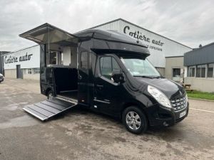 Utilitaire léger Renault Master Van à chevaux 32990 ht van à chevaux 6 places Occasion