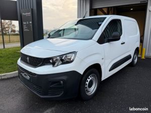 Vehiculo comercial Peugeot Partner Otro Standard 650kg BlueHDi 100ch BVM5 Asphalt S&S 1ère main TVA RECUP Entretien 100% 3 places Caméra AR + latérale GPS CarPlay Habillage Bois avec casier  Occasion